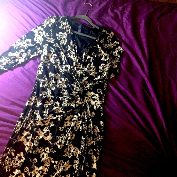Chaps Dresses & Skirts - CHAPS White & Black Floral Dress XL